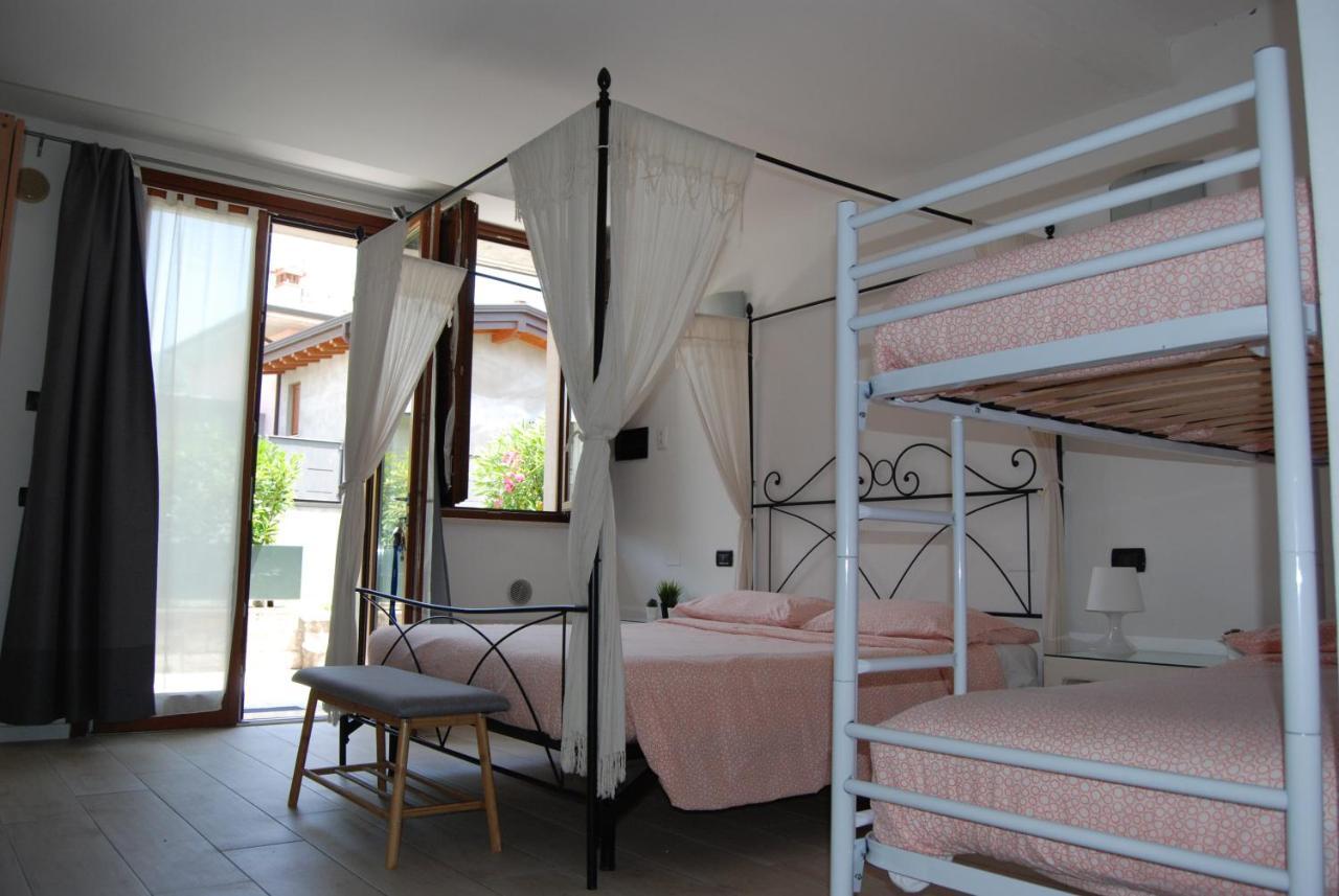 Case Vacanza Le Vele Desenzano del Garda Exterior photo