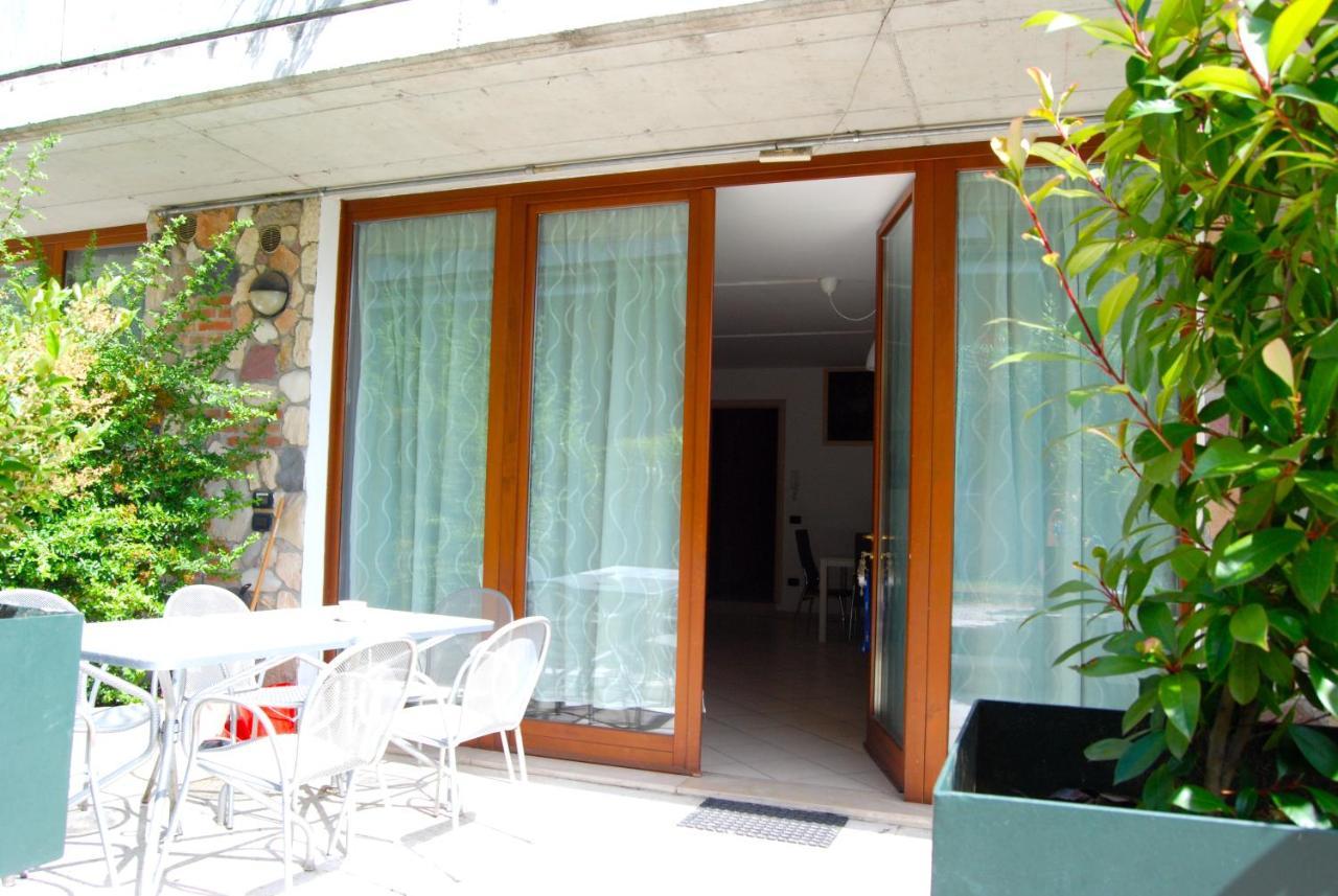 Case Vacanza Le Vele Desenzano del Garda Exterior photo